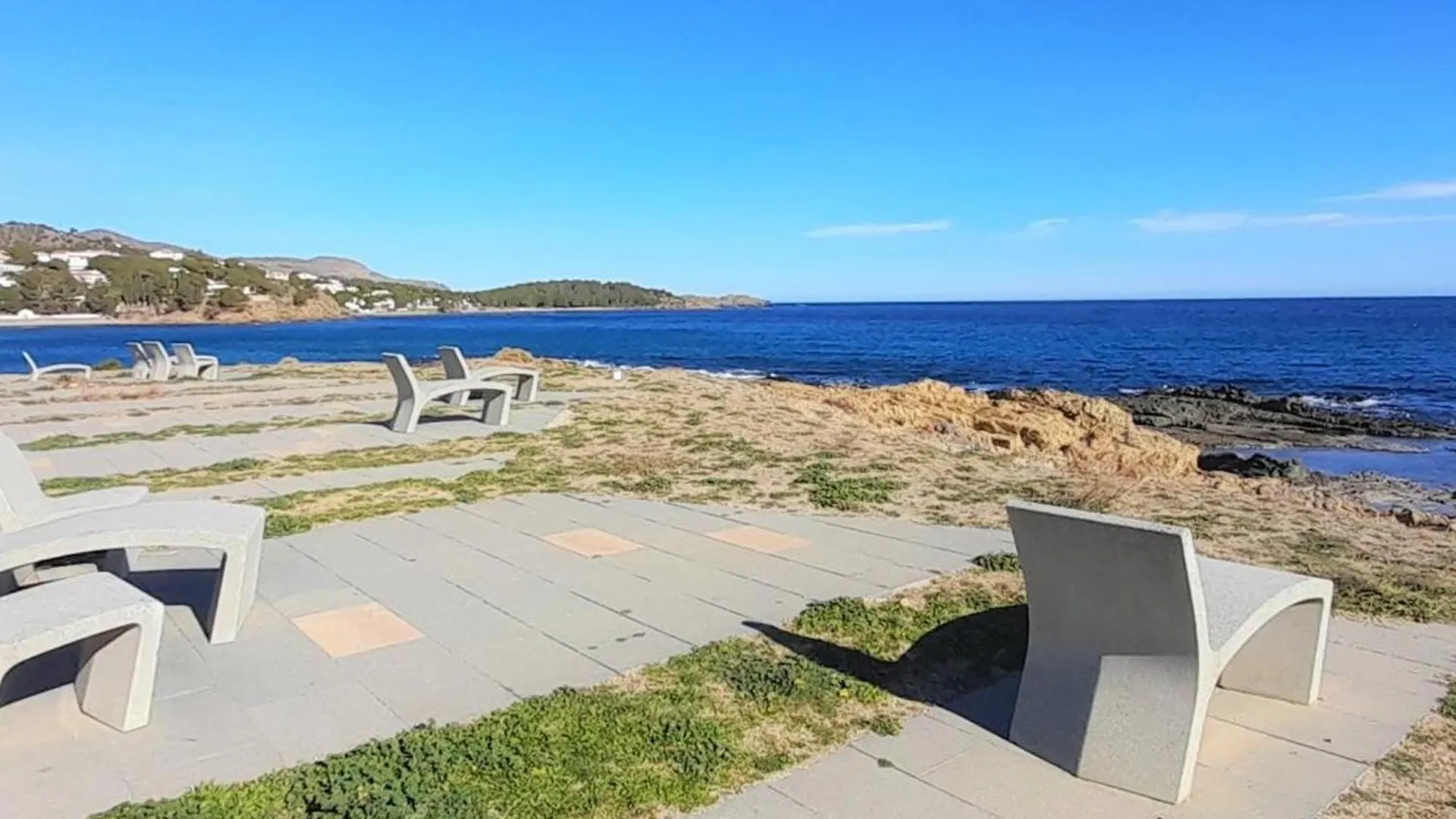 Apartment Apartamento En Llanca: 2 Habitaciones, Terraza, Frente A La Playa Del Port, ¡Mascotas Bienvenidas! - Es-170-78 Spain