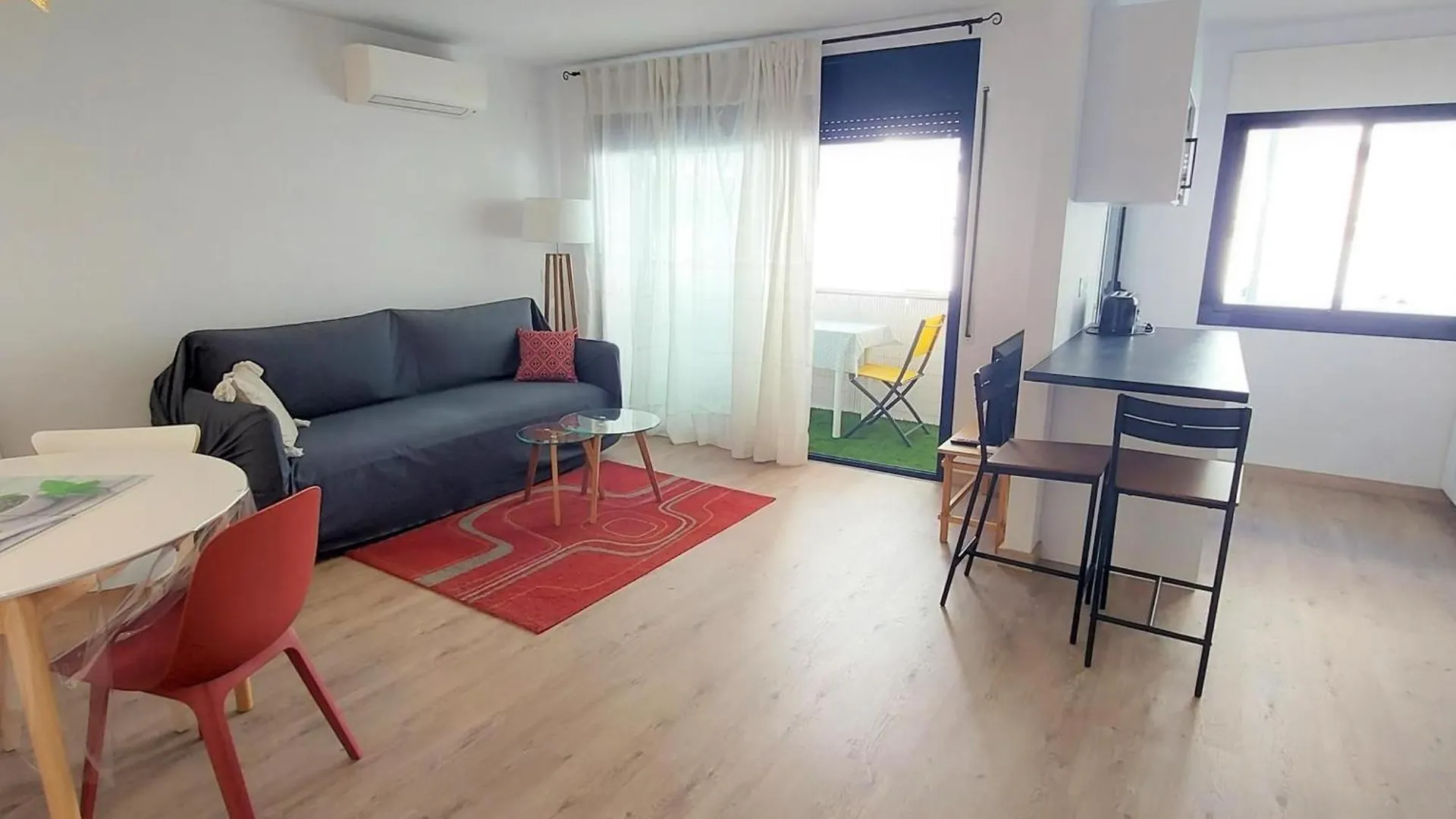 Apartment Apartamento En Llanca: 2 Habitaciones, Terraza, Frente A La Playa Del Port, ¡Mascotas Bienvenidas! - Es-170-78