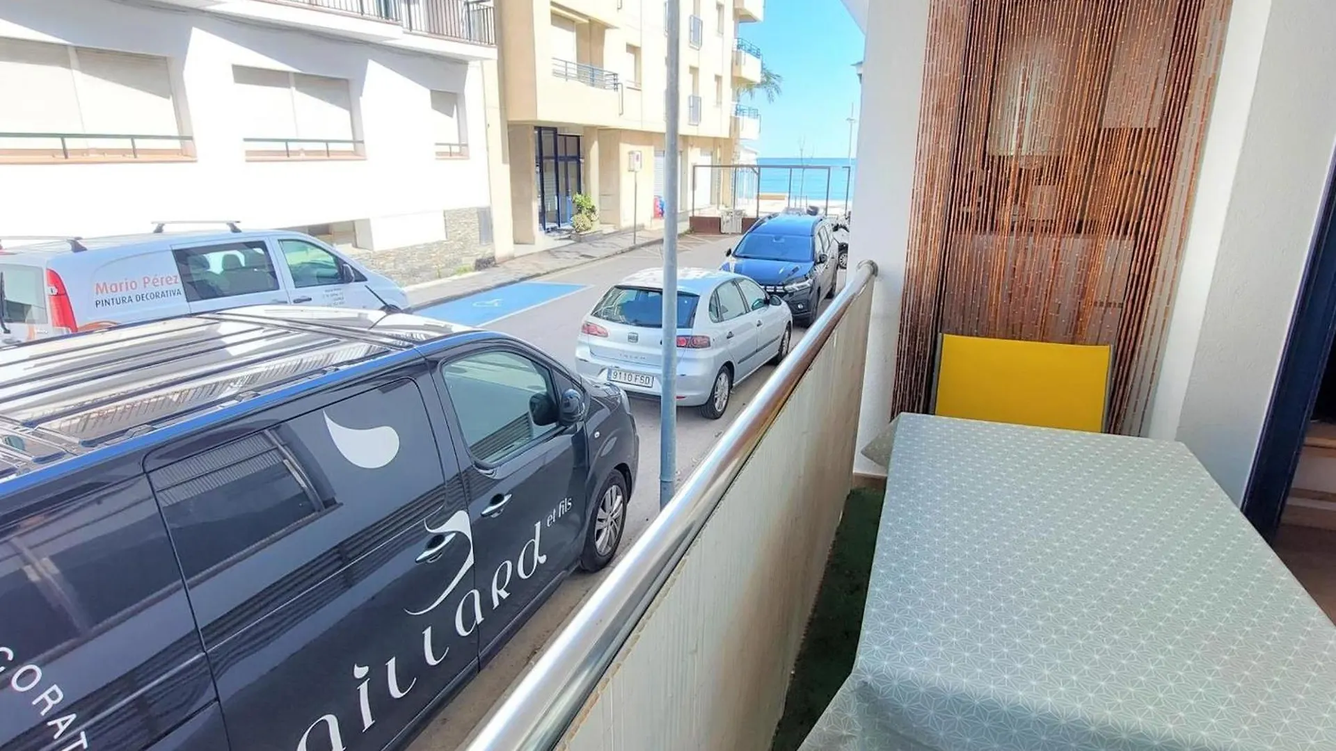 Apartamento En Llanca: 2 Habitaciones, Terraza, Frente A La Playa Del Port, ¡Mascotas Bienvenidas! - Es-170-78